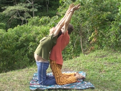 yoga en couple pour préparer un accouchement naturel